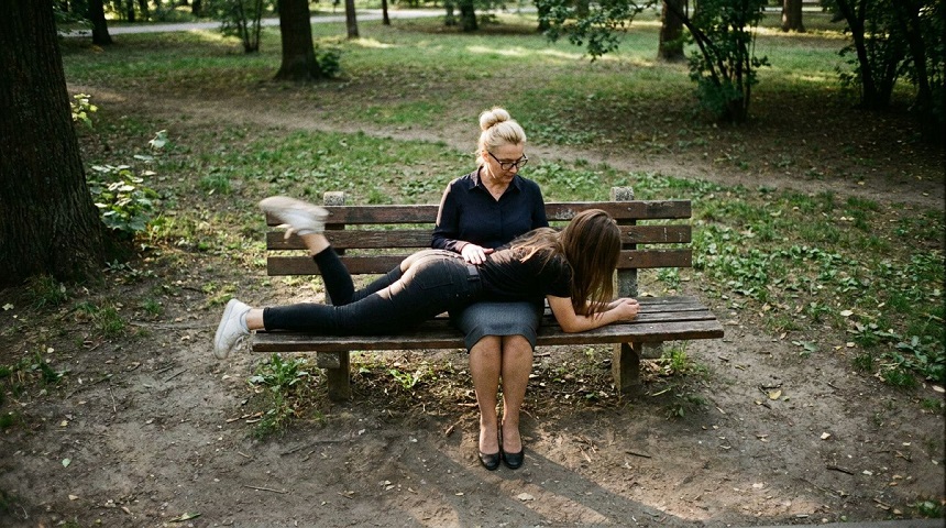FF Spanking in the Park: Blonde Woman Spanks Brunette Teen (18)